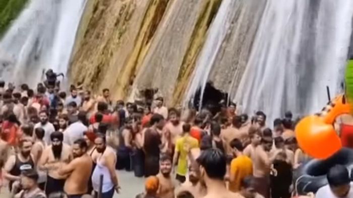 Hundreds of tourists break COVID rules at Kempty Falls in Mussoorie; video viral