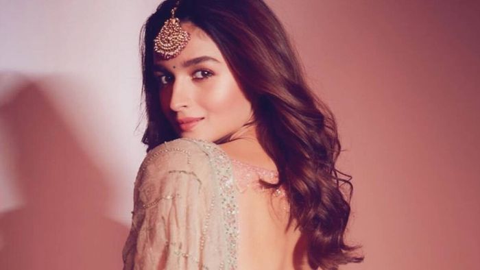 Alia Bhatt is going Hollywood, signs international talent agency William Morris Endeavour