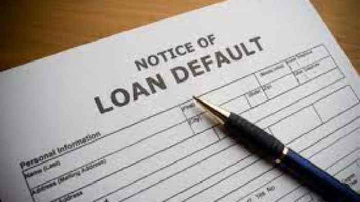 Loan defaulter assaults bank employees
