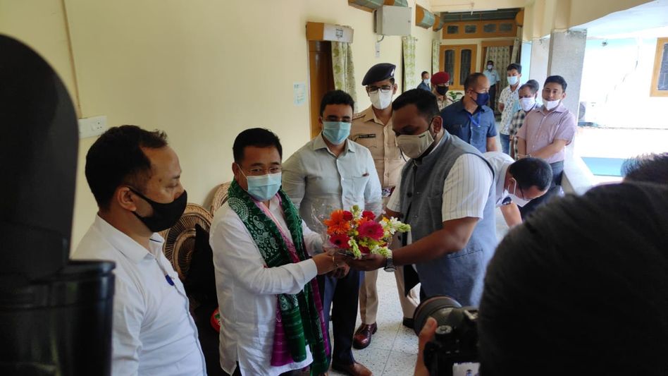 Sikkim CM reaches Assam to take part in All North East Chief Ministers’ Meet Sikkim CM reaches Assam to take part in All North East Chief Ministers’ Meet