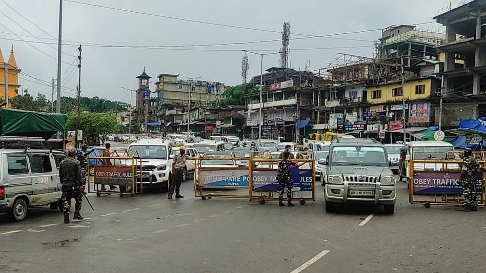 Arunachal Pradesh: Itanagar witnesses huge traffic as police implements new containment measures Arunachal Pradesh: Itanagar witnesses huge traffic as police implements new containment measures