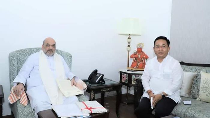 Sikkim CM meets Amit shah, seeks tribal status