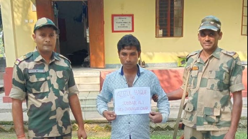 One arrested with fake currency having face value of 60,000 along Indo-Bangladesh border One arrested with fake currency having face value of 60,000 along Indo-Bangladesh border