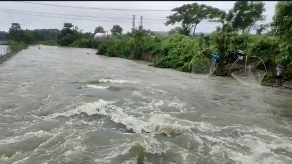 Assam floods: Rangia’s Baralia river wreaks havoc among locals Assam floods: Rangia’s Baralia river wreaks havoc among locals