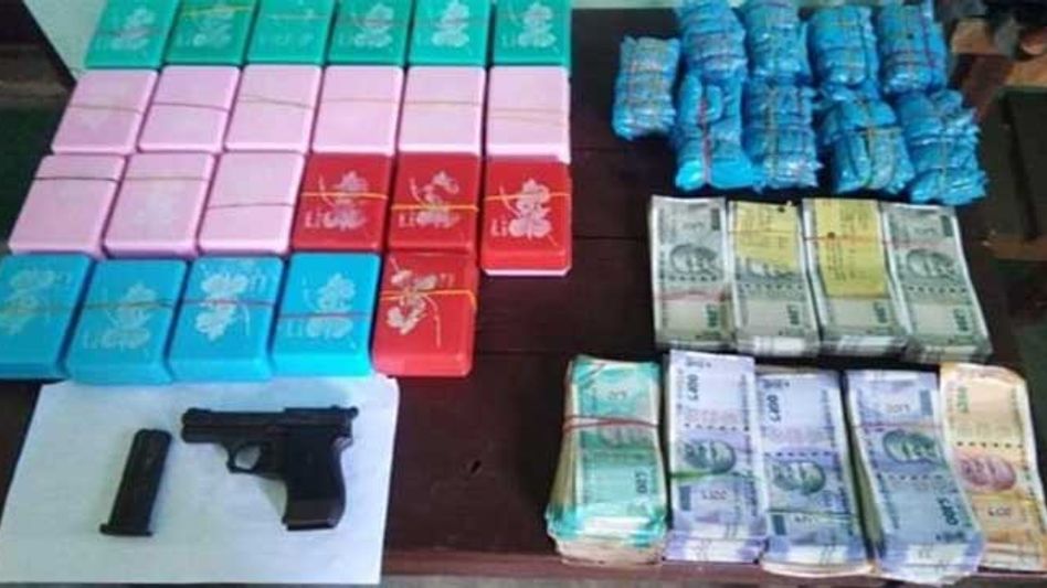Nagaland: 4 Drug Peddlers Nabbed with Arms and Contraband Items in Dimapur Nagaland: 4 Drug Peddlers Nabbed with Arms and Contraband Items in Dimapur