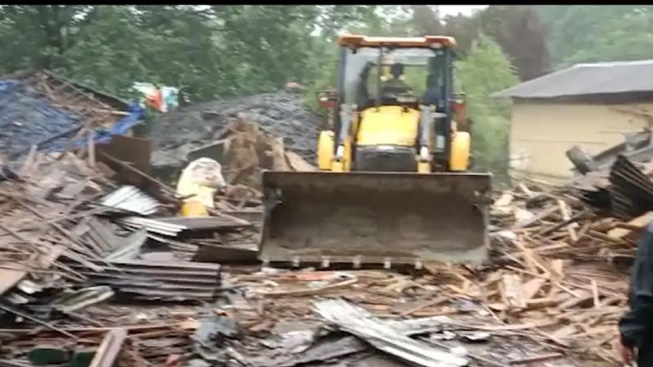 Railway Department conducts eviction against  encroachment  in Sripuria, Tinsukia Railway Department conducts eviction against  encroachment  in Sripuria, Tinsukia