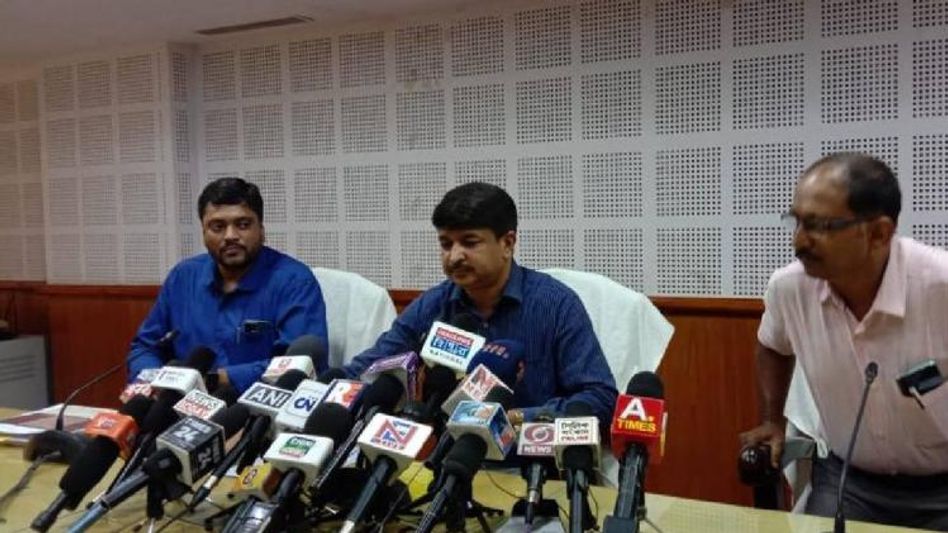 Tripura: ECI to launch two months drive to link AADHAR with EPIC Tripura: ECI to launch two months drive to link AADHAR with EPIC
