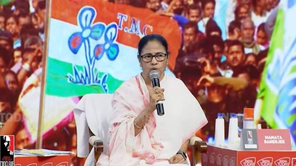 Rebel Sena MLAs camping in Assam were provided money and ‘other things’ by BJP government: Mamata Banerjee Rebel Sena MLAs camping in Assam were provided money and ‘other things’ by BJP government: Mamata Banerjee