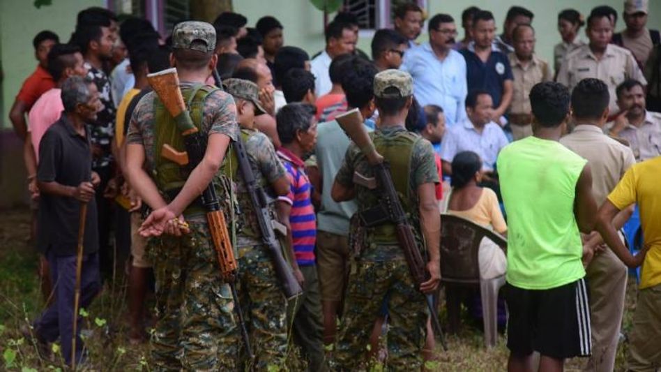 Border Row: Assam villagers flee after facing harassment from 'Meghalaya supporters' Border Row: Assam villagers flee after facing harassment from 'Meghalaya supporters'