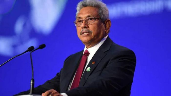 Sri Lanka president hits airport standoff in an attempt to flee