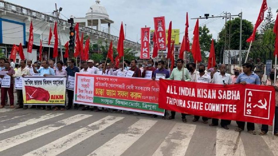 SKM Tripura unit hold ‘Chakka Jam’ protest against centre SKM Tripura unit hold ‘Chakka Jam’ protest against centre
