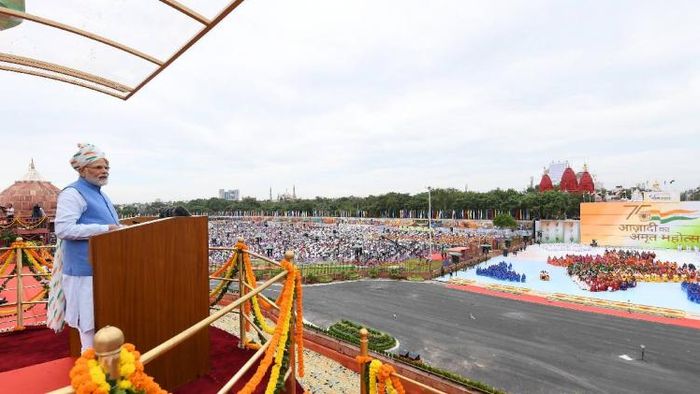 Prime Minister Narendra Modi hoisted the national flag at Red Fort