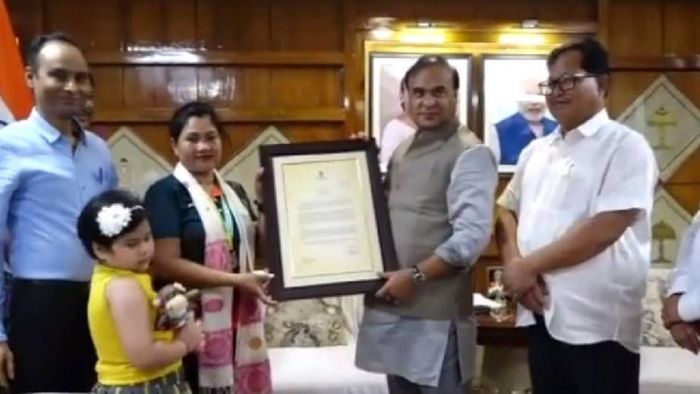 CWG 2022 gold medalist Nayanmoni Saikia felicitated by Assam CM Himanta Biswa Sarma