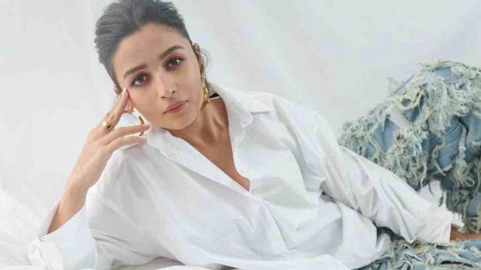 Why is Alia Bhatt becoming a popular target for trolls? Why is Alia Bhatt becoming a popular target for trolls?