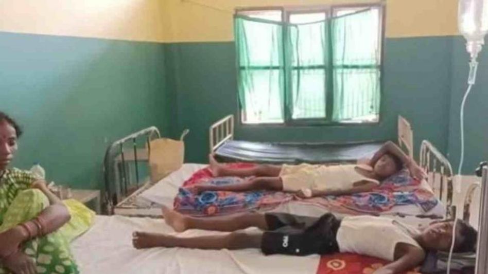 Assam: 40 students fell ill after food poisoning in Golaghat Assam: 40 students fell ill after food poisoning in Golaghat