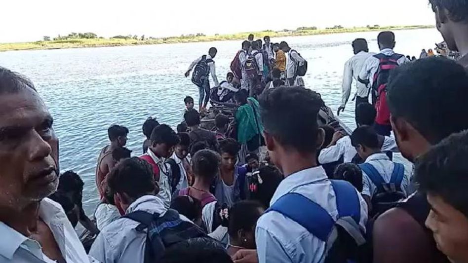 2 school students injured as boat capsizes in Assam’s Dhubri 2 school students injured as boat capsizes in Assam’s Dhubri