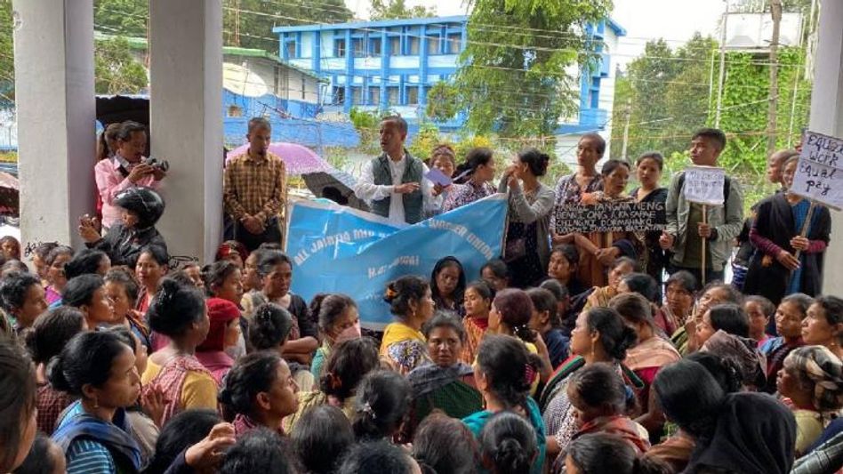 Meghalaya: Mid-Day Meal Workers begin indefinite protest against government over long pending dues Meghalaya: Mid-Day Meal Workers begin indefinite protest against government over long pending dues