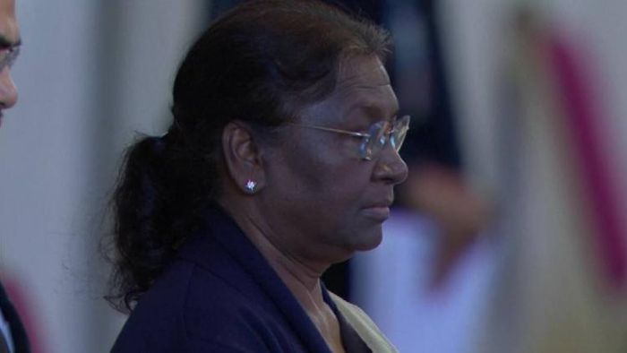 President Droupadi Murmu offers tributes to Queen Elizabeth II