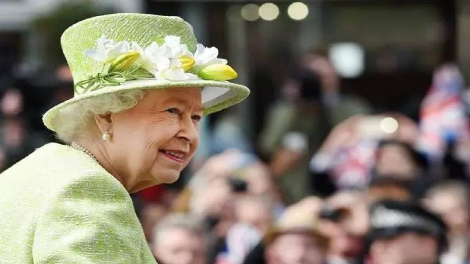 The world mourns: Queen Elizabeth II’s death drapes a sombre look across the globe The world mourns: Queen Elizabeth II’s death drapes a sombre look across the globe