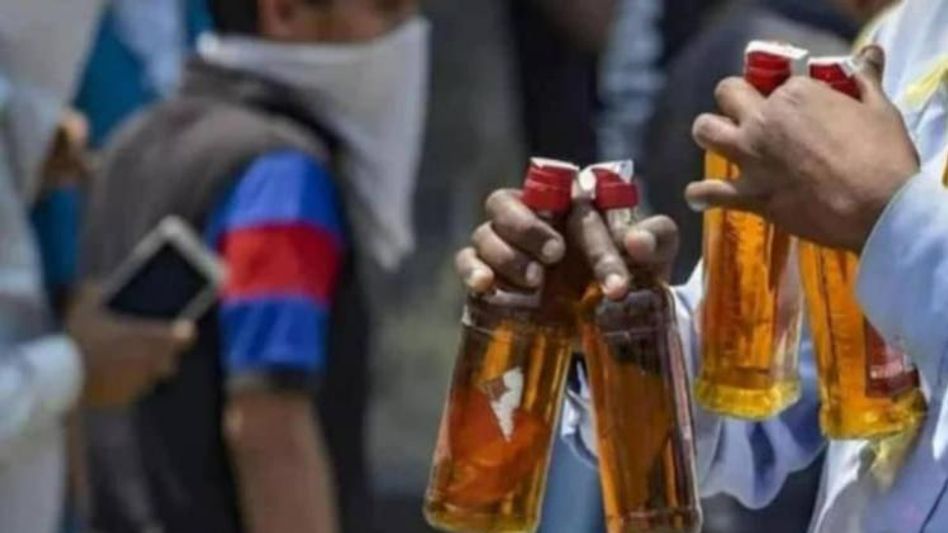 ED raids 40 locations in Delhi liquor policy case ED raids 40 locations in Delhi liquor policy case