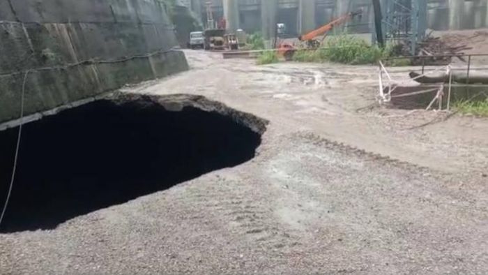 Amid incessant rain, sinkhole appears on left bank of Lower Subansiri project
