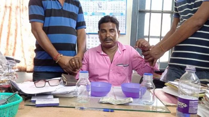 Assam: Circle officer arrested for accepting bribe in Dhubri