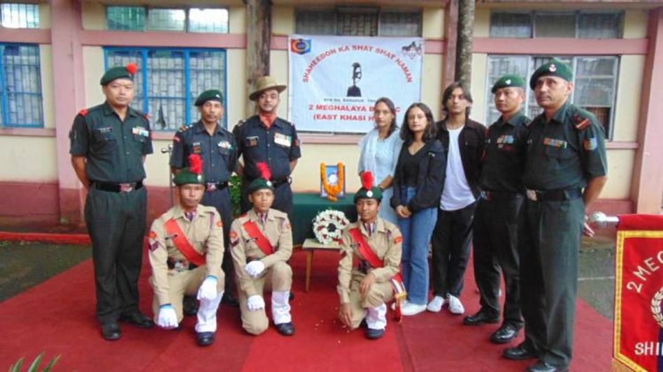 Meghalaya: Special memento signed by PM Modi handed over to Late Rifleman Dil Bahadur Thapa's wife Meghalaya: Special memento signed by PM Modi handed over to Late Rifleman Dil Bahadur Thapa's wife