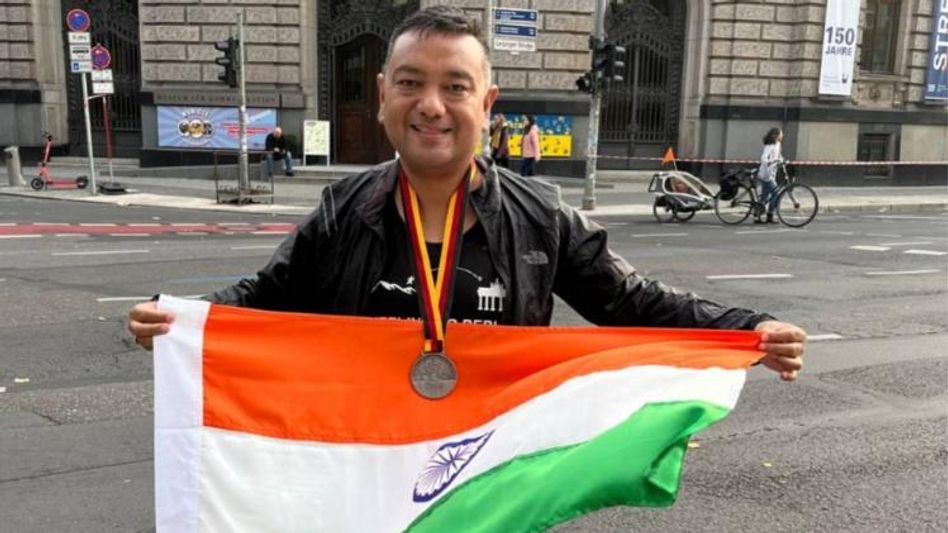 Berlin Marathon: Vikram Rai from Darjeeling competes running barefoot Berlin Marathon: Vikram Rai from Darjeeling competes running barefoot