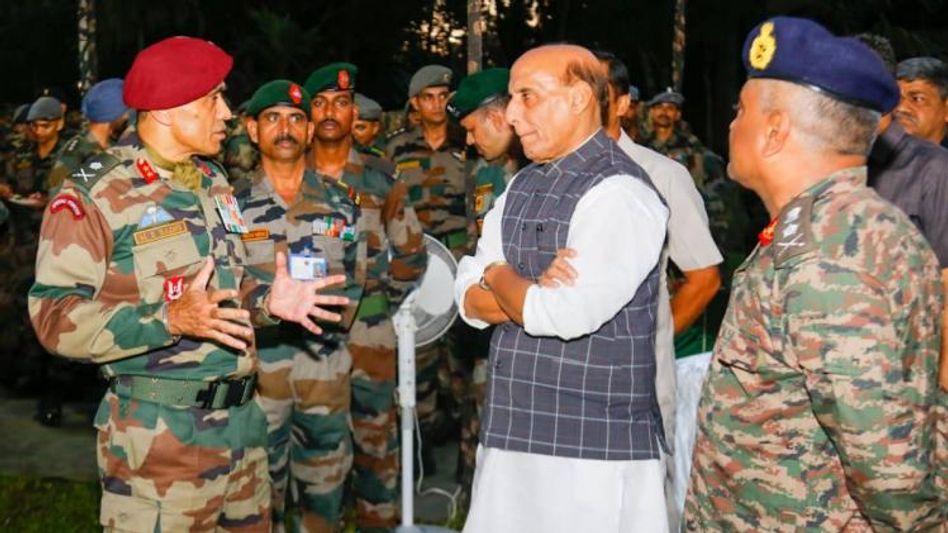 Raksha Mantri visits Army formation in Dinjan, Assam; Reviews operational readiness along LAC Raksha Mantri visits Army formation in Dinjan, Assam; Reviews operational readiness along LAC