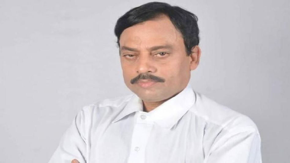 Assam: Former Barpeta district Congress President Rahim Khan joins AIUDF along with 500 Congress workers Assam: Former Barpeta district Congress President Rahim Khan joins AIUDF along with 500 Congress workers