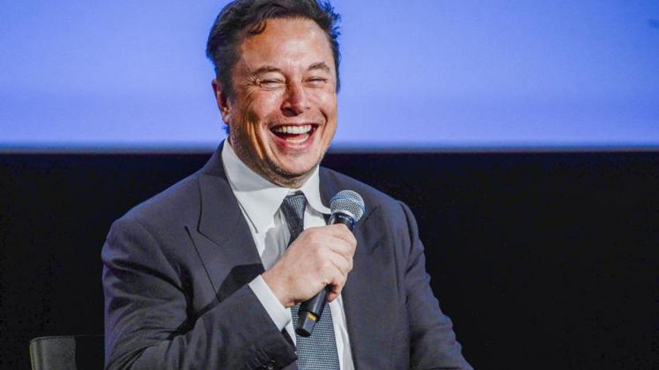 Elon Musk shows door to top Twitter executives including CEO Parag Agrawal Elon Musk shows door to top Twitter executives including CEO Parag Agrawal