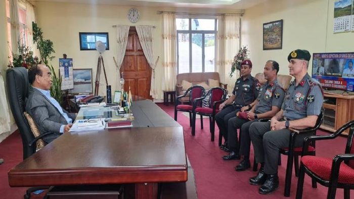 Inspector General of Assam Rifles in talks with Mizoram CM Zoramthanga