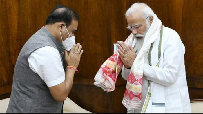 PM Modi skips microphone to follow '10 PM loudspeaker guidelines