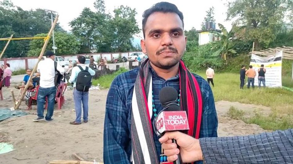 Arunachal: Journalist covering AAC protest in Delhi summoned by state's police    Arunachal: Journalist covering AAC protest in Delhi summoned by state's police