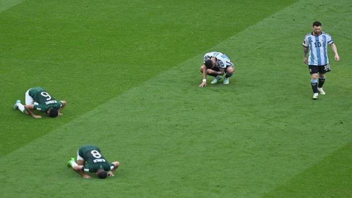 Saudi Arabia beat Argentina by 2-1