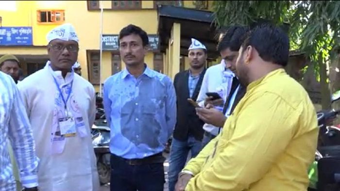 Ink thrown on AAP leaders in Nagaon