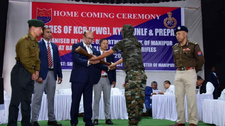 31 militants lay down arms before CM N. Biren Singh in Manipur 31 militants lay down arms before CM N. Biren Singh in Manipur