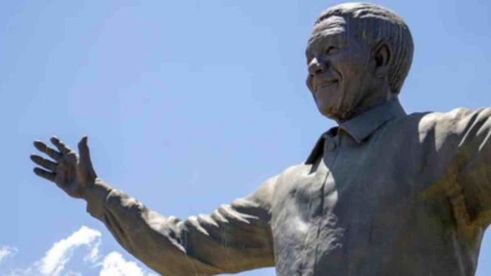 South Africa welcomes Nelson Mandela's first statue