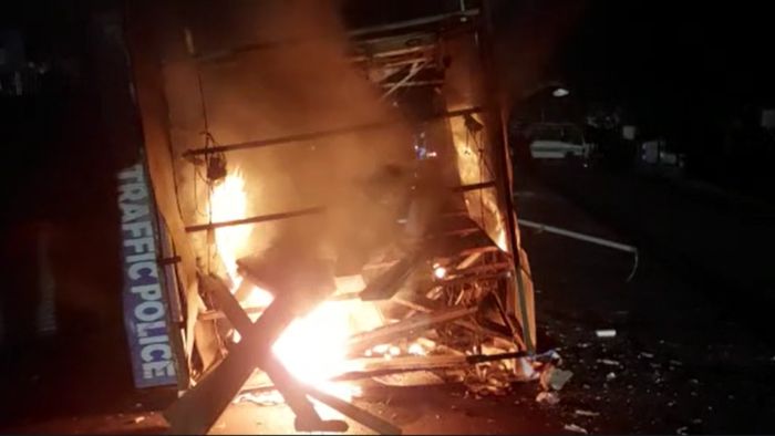 Miscreants torch up traffic booth in Shillong