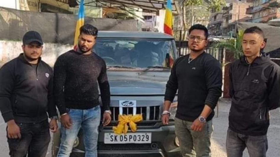 Sikkim police arrests four persons from West Bengal for carrying weapons at SDF chief's rally Sikkim police arrests four persons from West Bengal for carrying weapons at SDF chief's rally