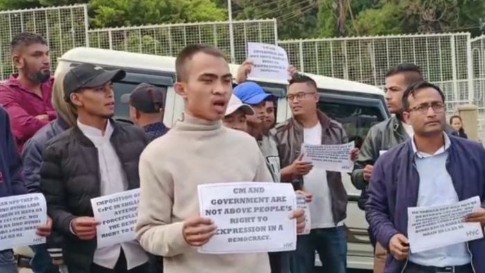 Hynñiewtrep Youth Council stage protest