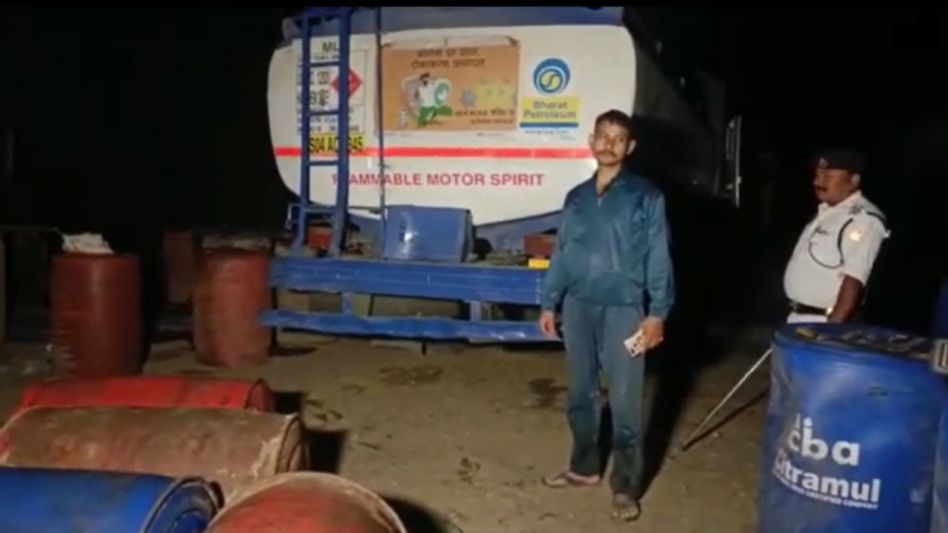 Assam: Oil smuggling racket busted in Golaghat district, one held Assam: Oil smuggling racket busted in Golaghat district, one held
