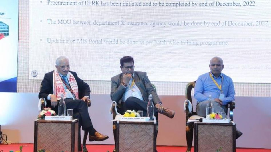 Assam : Discussion on insurance policy for ‘Aapda Mitras’ across the country held in Guwahati Assam : Discussion on insurance policy for ‘Aapda Mitras’ across the country held in Guwahati