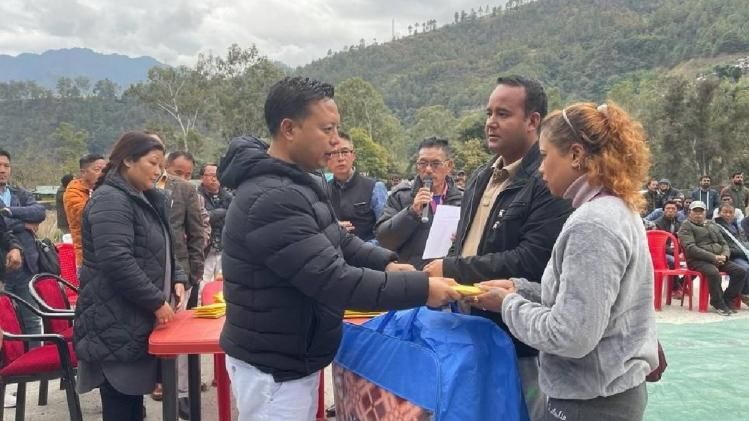 MLA Kumsi Sidisow visits Tenga Market fire incident site in Arunachal