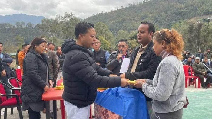 MLA Kumsi Sidisow visits Tenga Market fire incident site in Arunachal