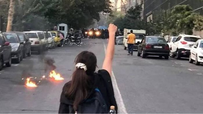 Iranian forces shoot at breasts, genitals of female protesters