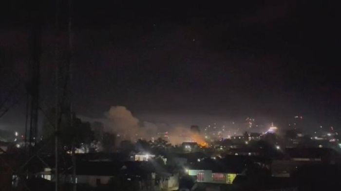 Large number of protesters stormed Pallel Police Station