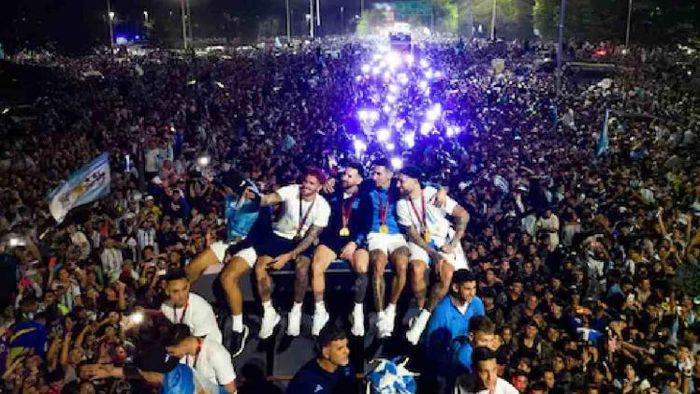 Argentina’s open-top bus celebration