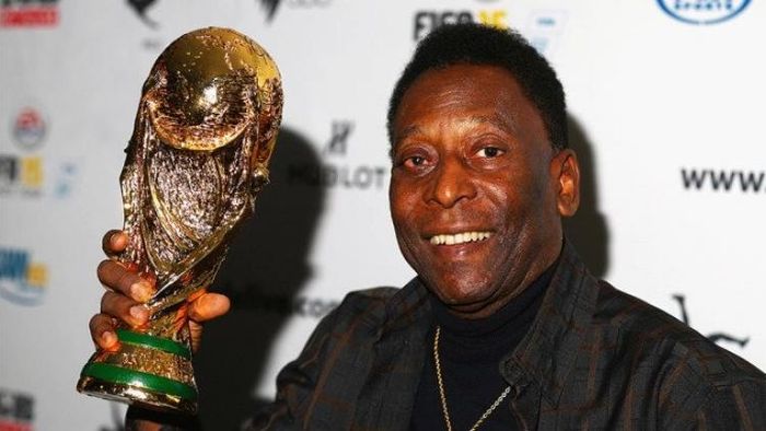 Pele dies at 82