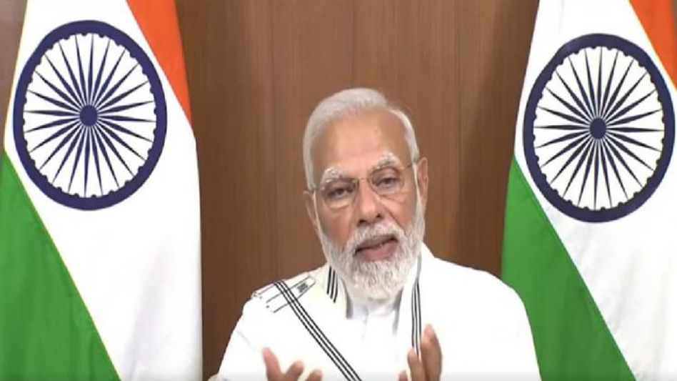 Hours after performing mother's last rites, PM Modi flags off Vande Bharat express in West Bengal Hours after performing mother's last rites, PM Modi flags off Vande Bharat express in West Bengal